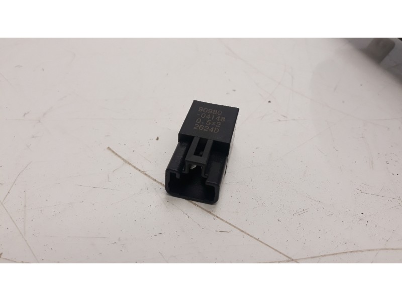 Recambio de rele para toyota verso 1.6 16v cat referencia OEM IAM 9098004148  