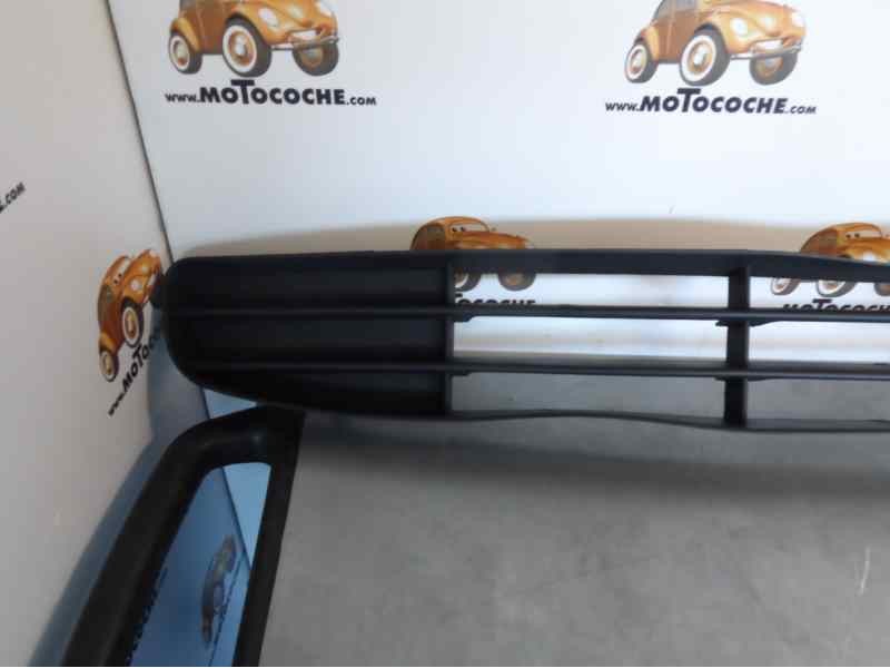 Recambio de rejilla paragolpes central para renault scenic ii referencia OEM IAM 8200205096  RN0322130