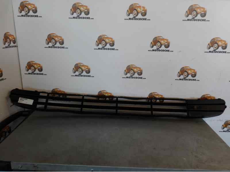 Recambio de rejilla paragolpes central para renault scenic ii referencia OEM IAM 8200205096  RN0322130