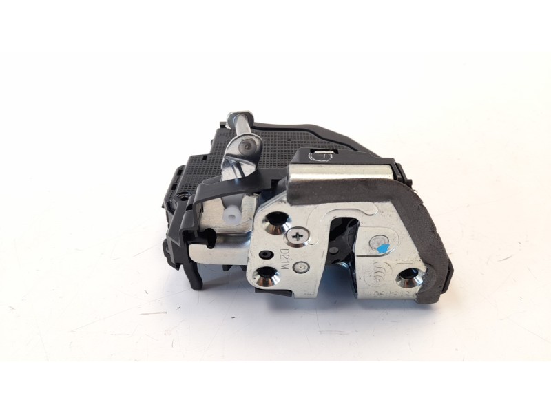 Recambio de cerradura puerta trasera izquierda para toyota corolla (e21) referencia OEM IAM 696002580  