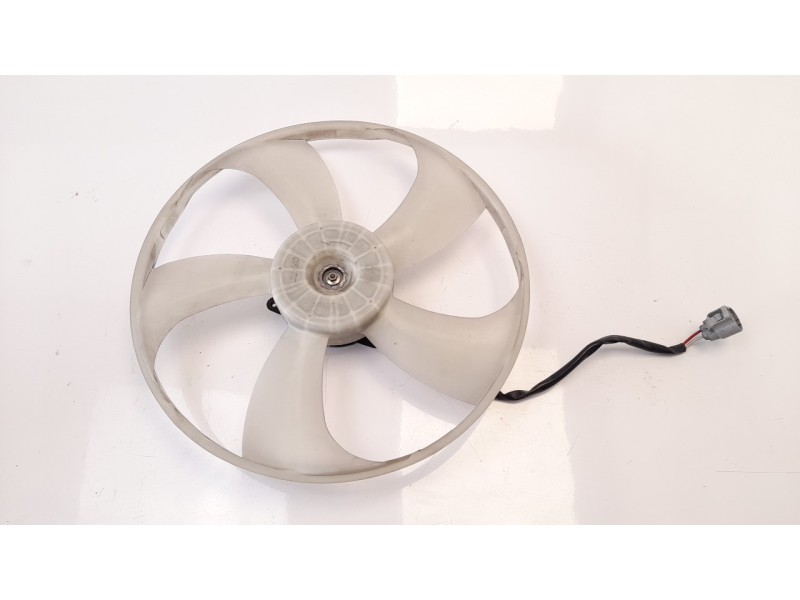 Recambio de electroventilador para toyota verso 1.6 16v cat referencia OEM IAM 133630D120 1680008470 