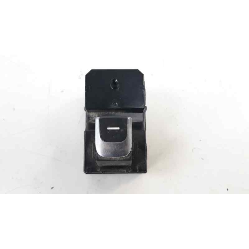 Recambio de mando elevalunas trasero derecho para kia sportage drive 2wd referencia OEM IAM 93590D9100  