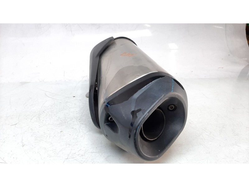 Recambio de tubo escape trasero para triumph tiger 800 tiger 800 xca referencia OEM IAM T2205421  