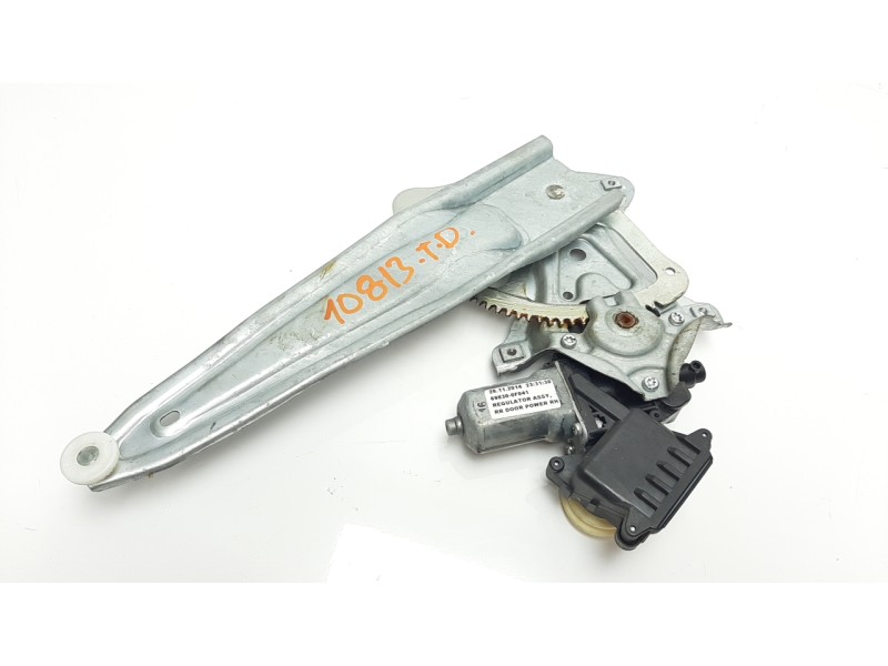 Recambio de elevalunas trasero derecho para toyota verso 1.6 16v cat referencia OEM IAM 698300F041  