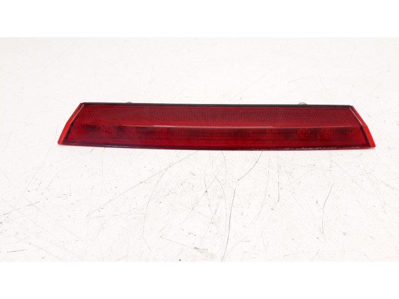 Recambio de luz central de freno para toyota corolla (e21) referencia OEM IAM 8157012450  