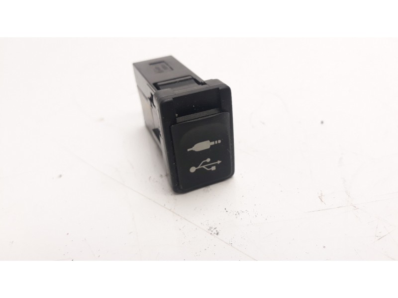 Recambio de modulo electronico para toyota verso 1.6 16v cat referencia OEM IAM 861900D030  