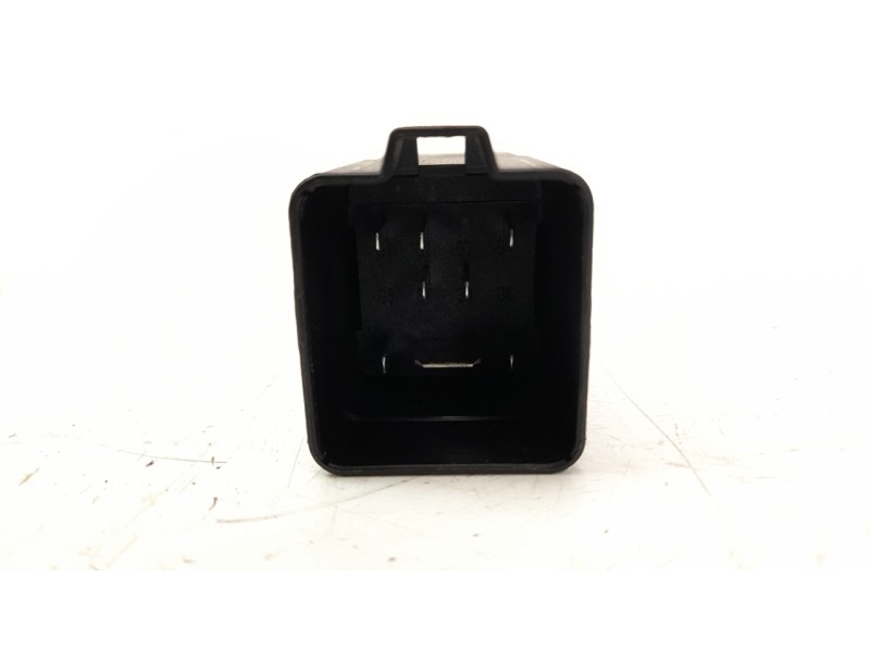 Recambio de rele para iveco daily furgón 2.3 diesel referencia OEM IAM 5802823927  