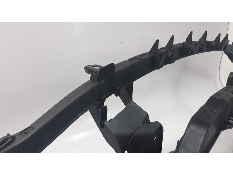 Recambio de panel frontal para ford focus berlina (cap) referencia OEM IAM 1375332 109103670 FD4243210