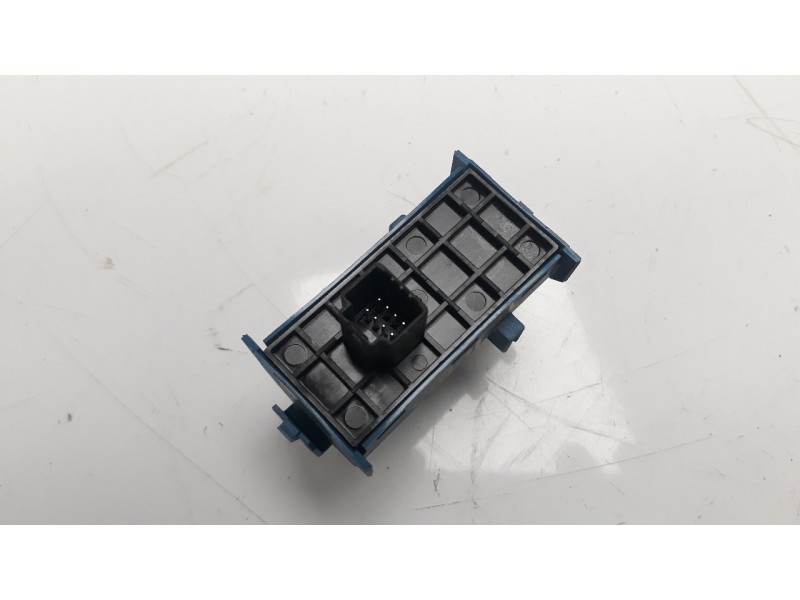 Recambio de mando elevalunas trasero izquierdo para toyota verso 1.6 16v cat referencia OEM IAM 848100F030  