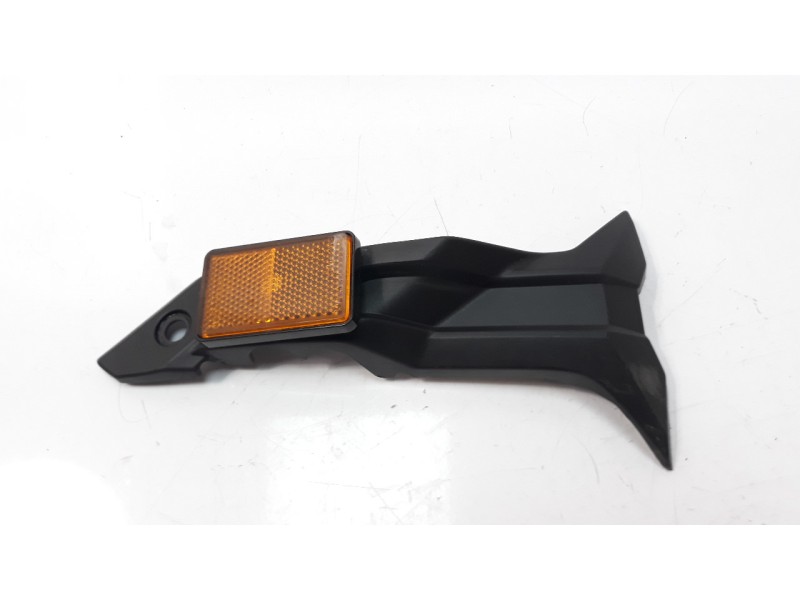 Recambio de moldura para honda crf 1100l africa twin referencia OEM IAM 61102MJP  