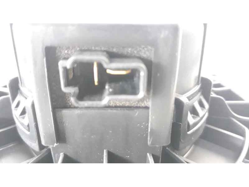 Recambio de ventilador calefaccion para kia sportage drive 2wd referencia OEM IAM D316NFFAA  