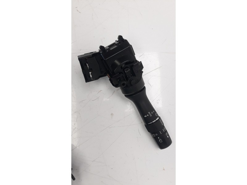 Recambio de mando limpia para toyota verso 1.6 16v cat referencia OEM IAM 8465205210 0519017F381 