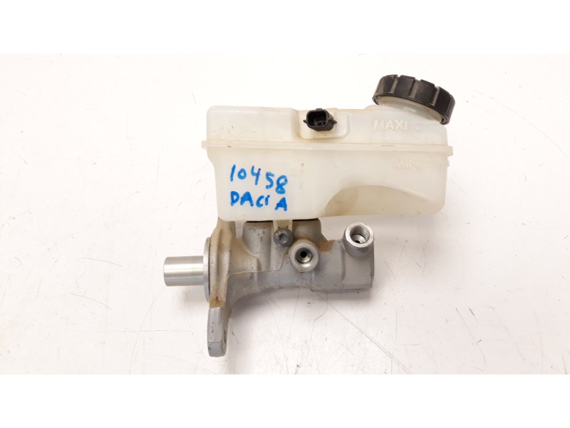 Recambio de bomba freno para dacia sandero 0.9 tce cat referencia OEM IAM 460111938R  
