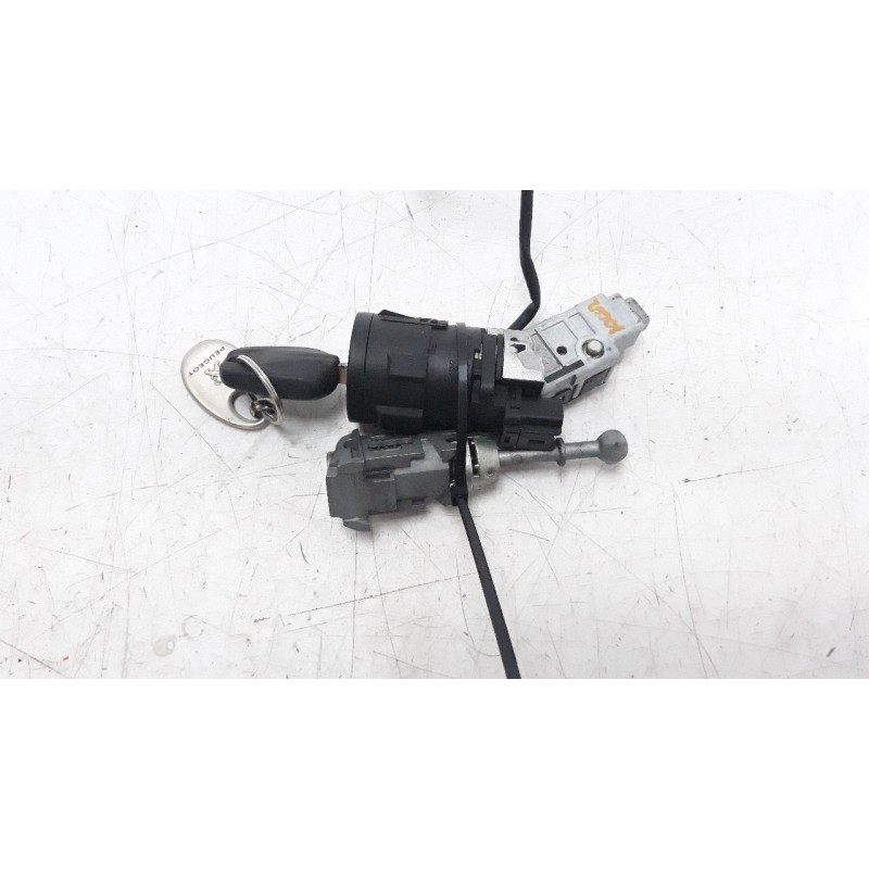 Recambio de conmutador de arranque para peugeot 308 1.2 12v e-thp referencia OEM IAM 1608682880  