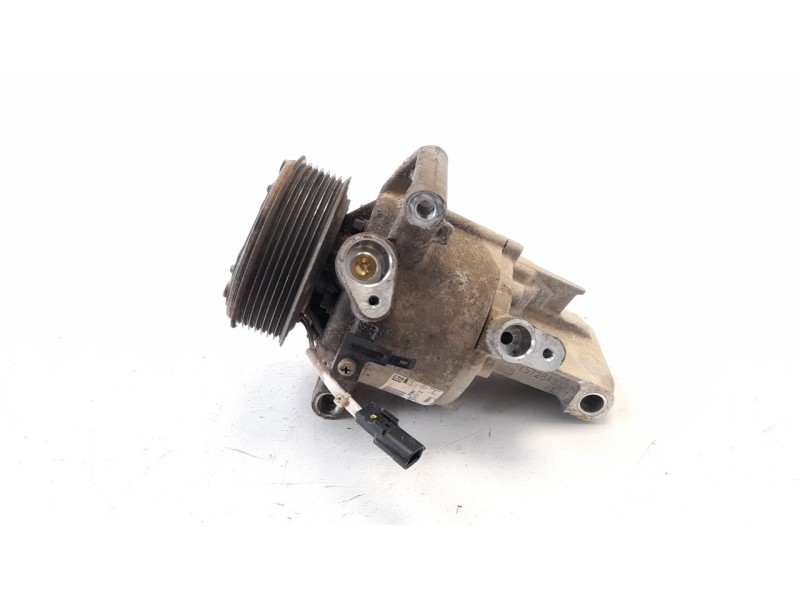 Recambio de compresor aire acondicionado para dacia sandero 0.9 tce cat referencia OEM IAM 926003541R CAF470017RN 