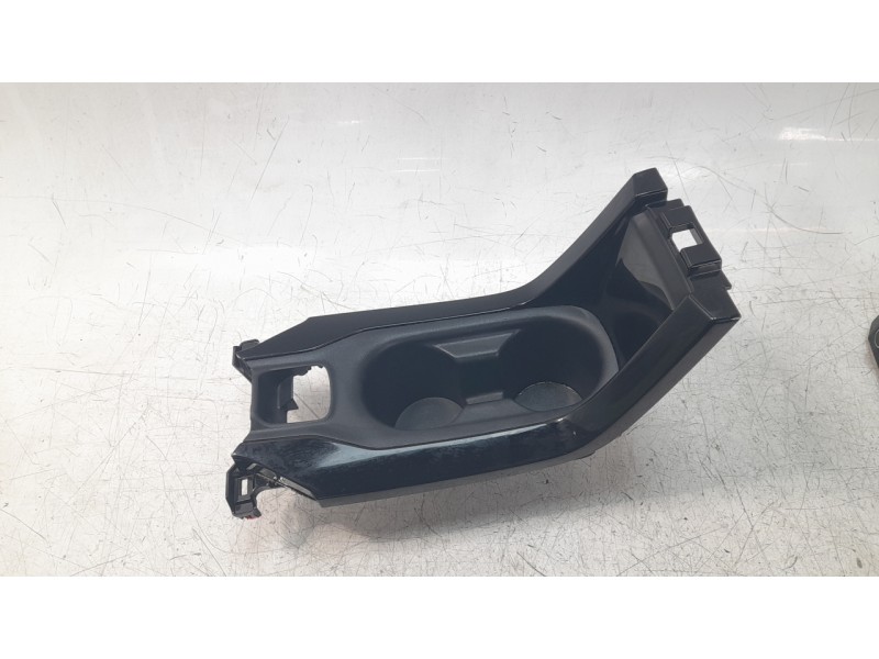 Recambio de moldura para toyota corolla (e21) hybrid style referencia OEM IAM 5880302410 5562002350 