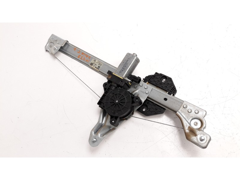 Recambio de elevalunas trasero derecho para dacia sandero 0.9 tce cat referencia OEM IAM 827206057R  
