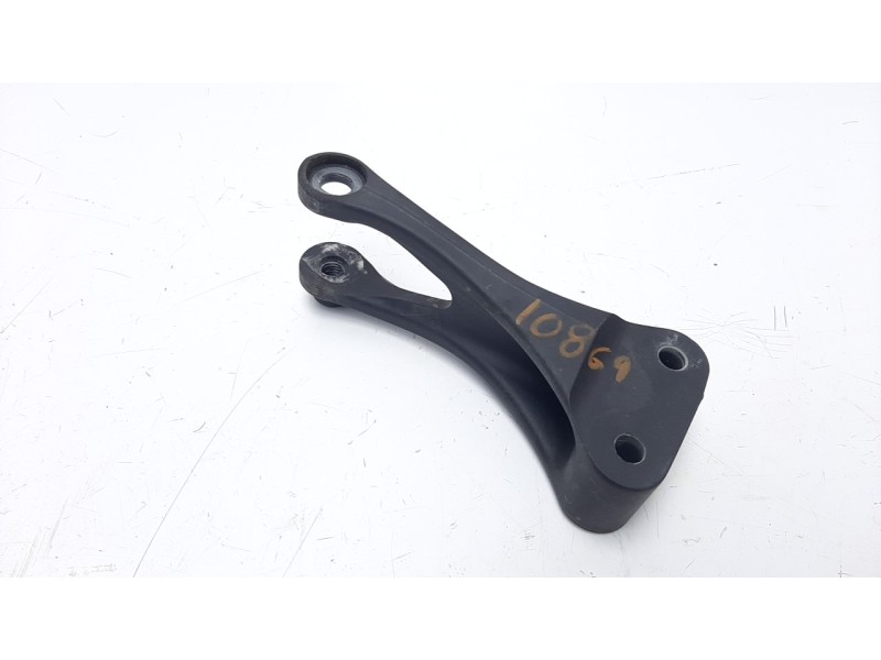 Recambio de soporte motor para ktm 790 adventure referencia OEM IAM 64103013000  