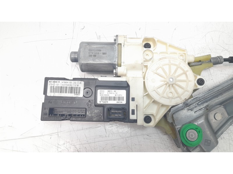 Recambio de elevalunas delantero derecho para renault laguna iii dynamique referencia OEM IAM 807000002R 106198417 