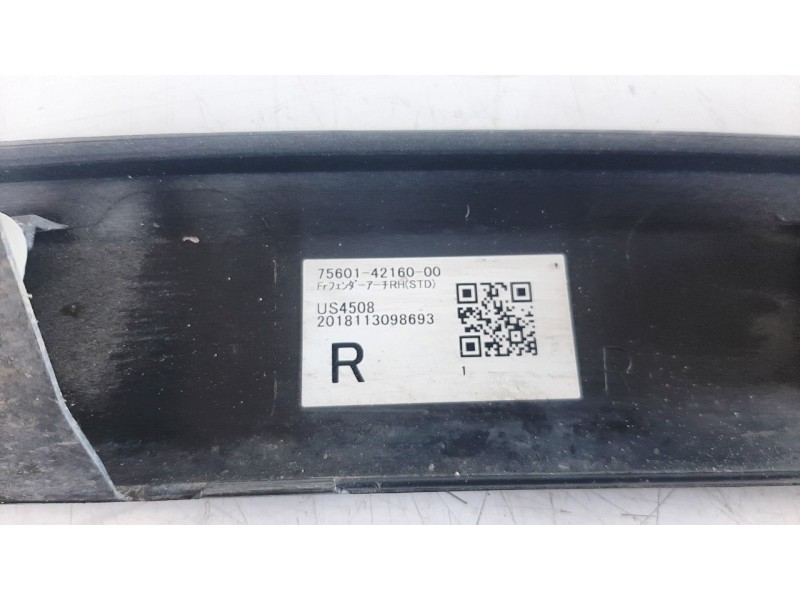 Recambio de aletin delantero derecho para toyota rav4 referencia OEM IAM 7560142160  