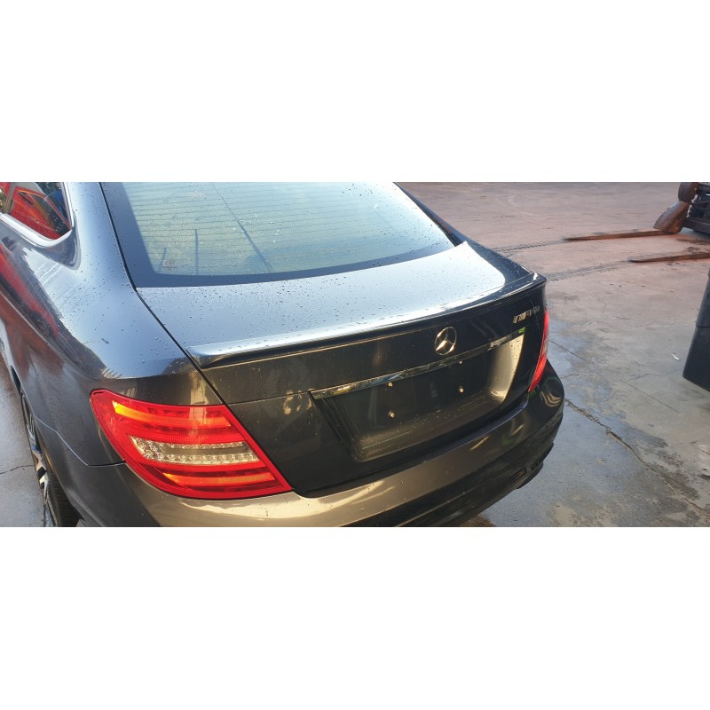 Recambio de tapa maletero para mercedes-benz clase c (w204) coupe 2.1 cdi cat referencia OEM IAM A2047500275  