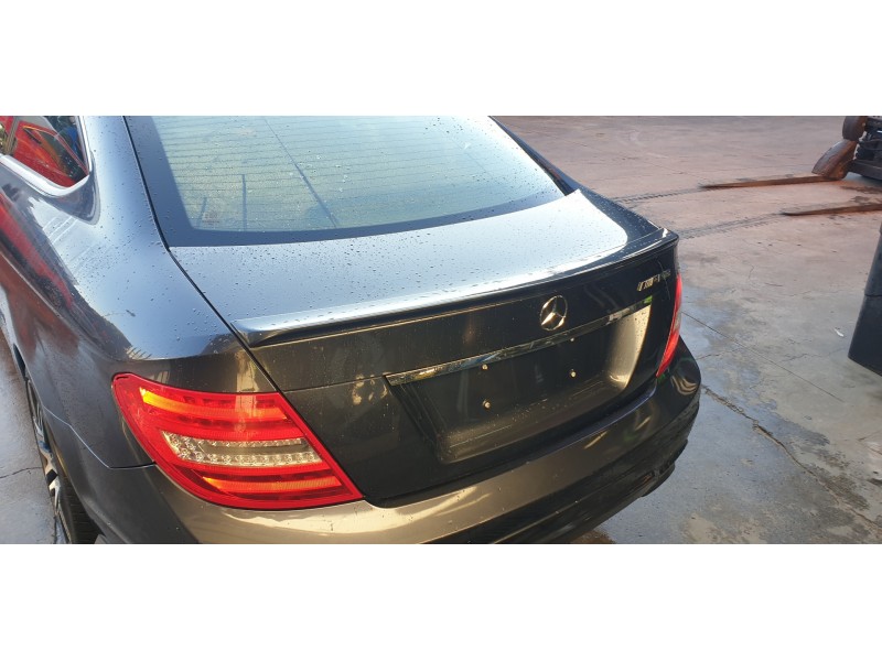 Recambio de tapa maletero para mercedes-benz clase c (w204) coupe 2.1 cdi cat referencia OEM IAM A2047500275  