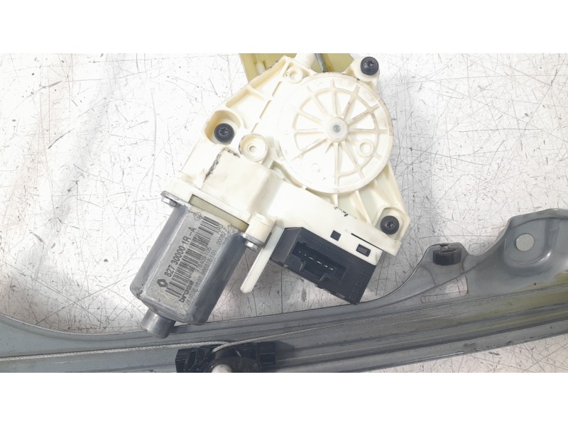 Recambio de elevalunas trasero derecho para renault laguna iii dynamique referencia OEM IAM 827000001R 106198415 