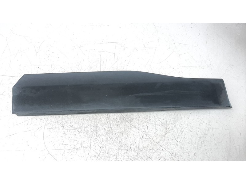 Recambio de moldura para toyota rav4 referencia OEM IAM 7507842040  