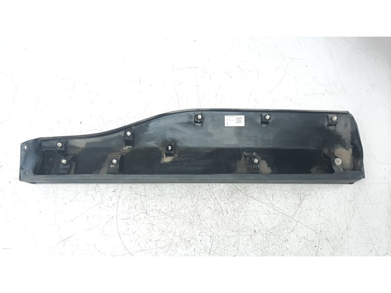 Recambio de moldura para toyota rav4 referencia OEM IAM 7507842040  