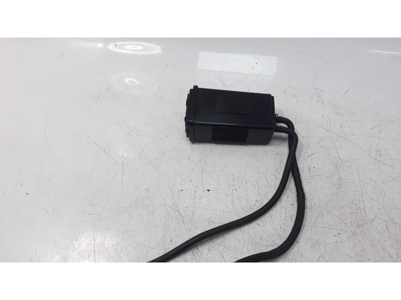 Recambio de moldura para kawasaki ninja 650 referencia OEM IAM 161640012  