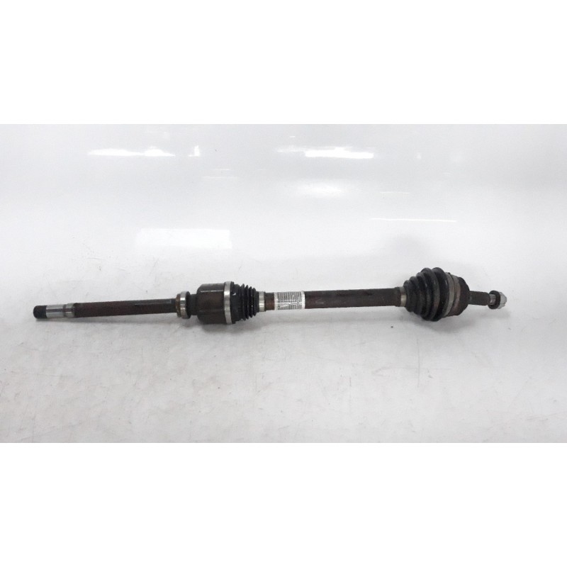 Recambio de transmision delantera derecha para peugeot 308 1.2 12v e-thp referencia OEM IAM 9670725580 T39109 P1517