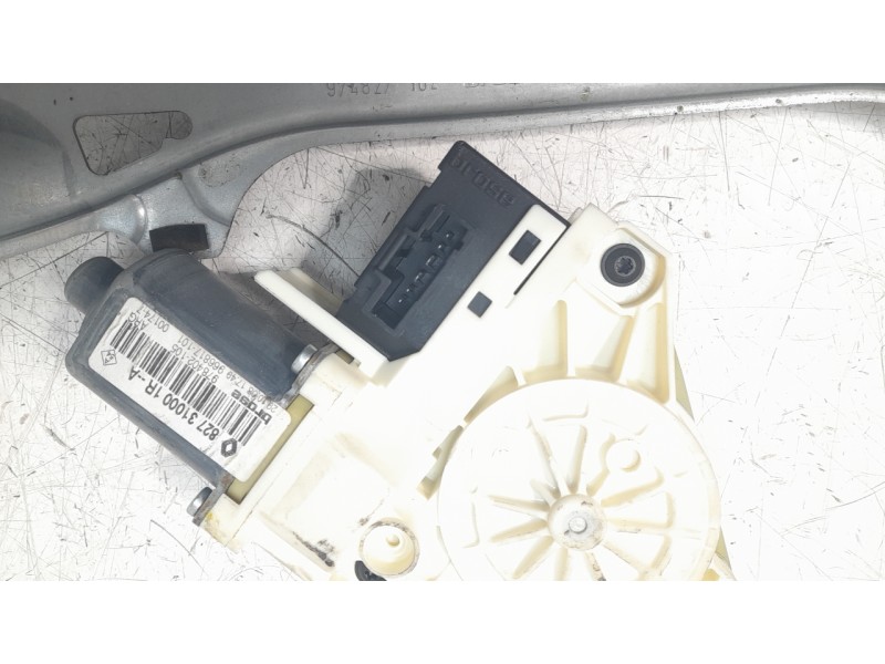 Recambio de elevalunas trasero izquierdo para renault laguna iii dynamique referencia OEM IAM 827010001R 106198416 