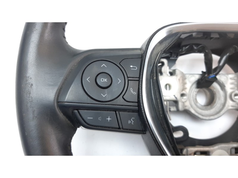 Recambio de volante para toyota corolla (e21) referencia OEM IAM 451000Z220  