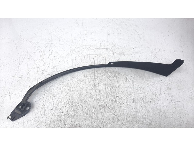 Recambio de aletin trasero izquierdo para toyota rav4 referencia OEM IAM 7587442010  