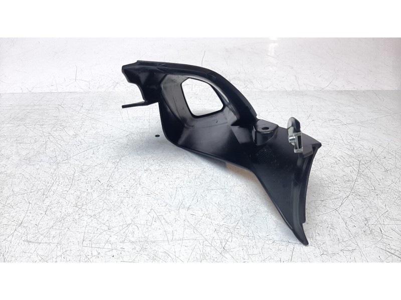 Recambio de moldura para bmw r 1200 r r 1200 r referencia OEM IAM 46638534269  