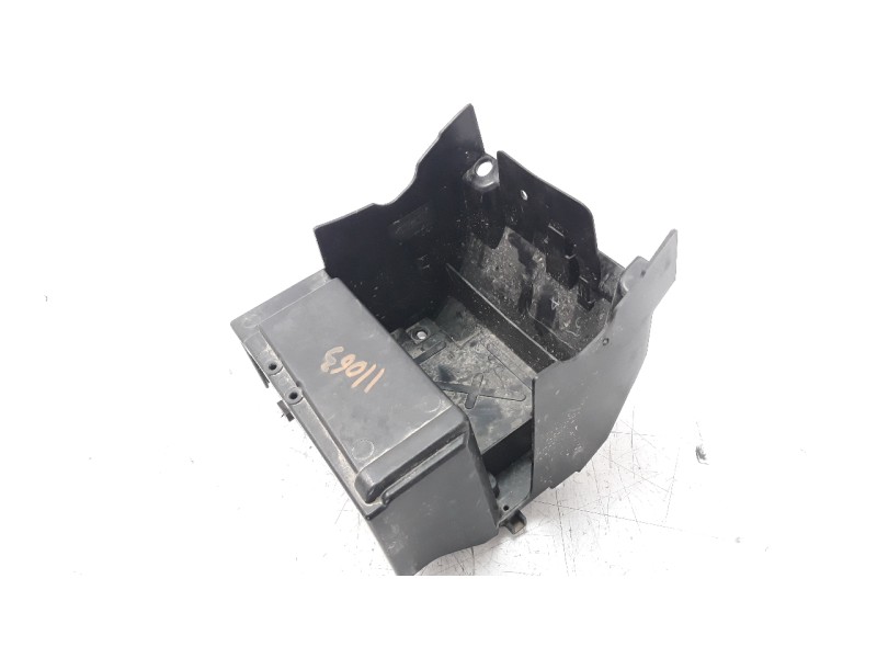 Recambio de moldura para kawasaki z 900 z 900 referencia OEM IAM 132800880  