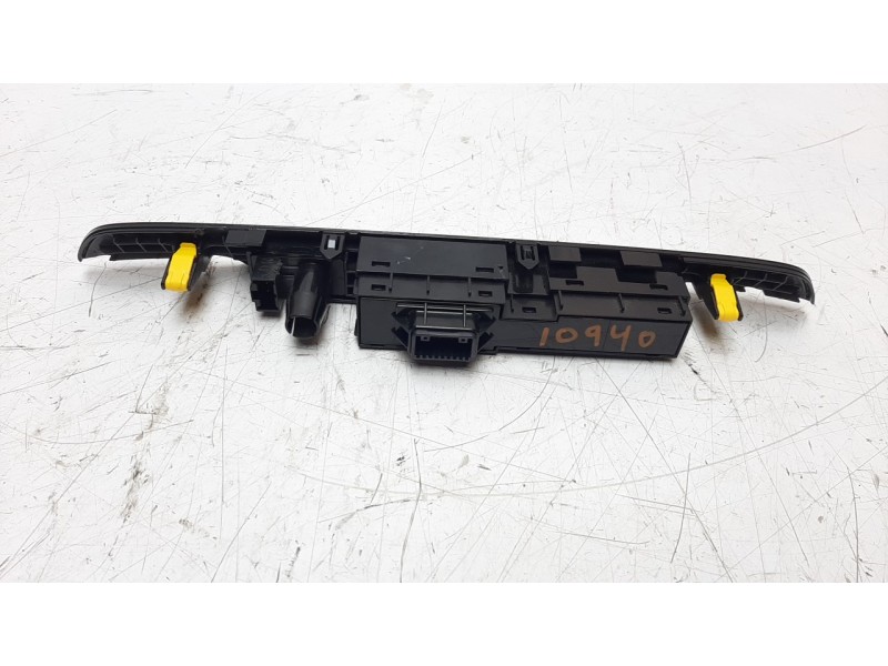 Recambio de warning para hyundai tucson 1.7 crdi cat referencia OEM IAM 93700D7100  