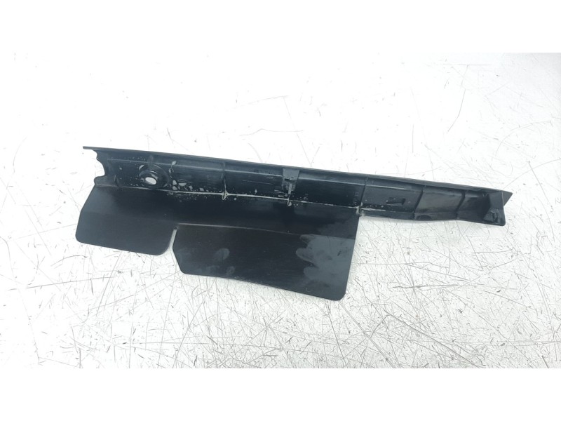 Recambio de moldura para toyota rav4 referencia OEM IAM 5338942060  
