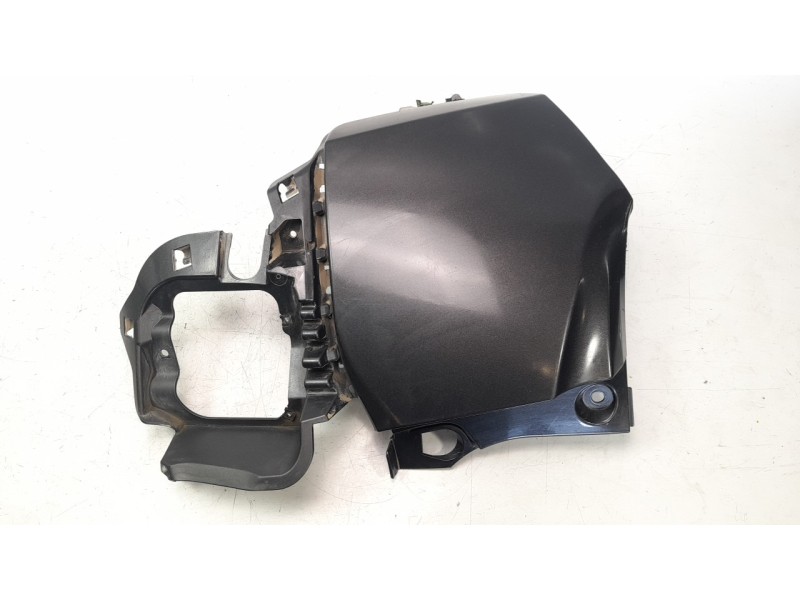 Recambio de molduras traseras para jeep renegade limited 4x4 referencia OEM IAM 735585022  