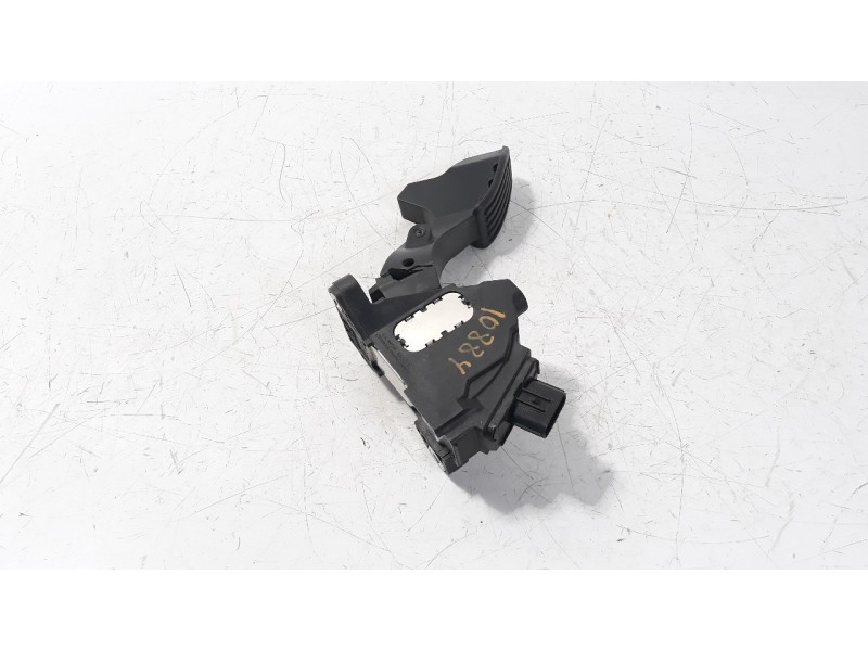 Recambio de potenciometro pedal para toyota yaris referencia OEM IAM 781100D110  