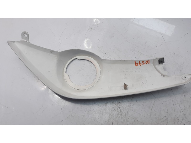 Recambio de moldura para bmw f 800 r f 800 r referencia OEM IAM 46627678608  