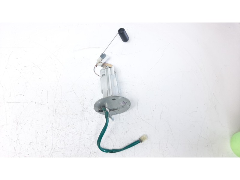 Recambio de bomba combustible para kawasaki z 900 z 900 referencia OEM IAM 490400756 UCT35KU78 