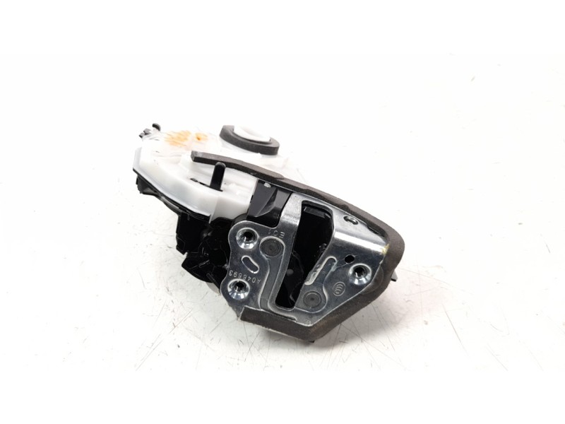 Recambio de cerradura puerta trasera derecha para toyota rav4 referencia OEM IAM 6905048060  