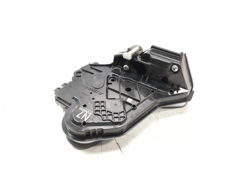 Recambio de cerradura puerta trasera derecha para toyota rav4 referencia OEM IAM 6905048060  