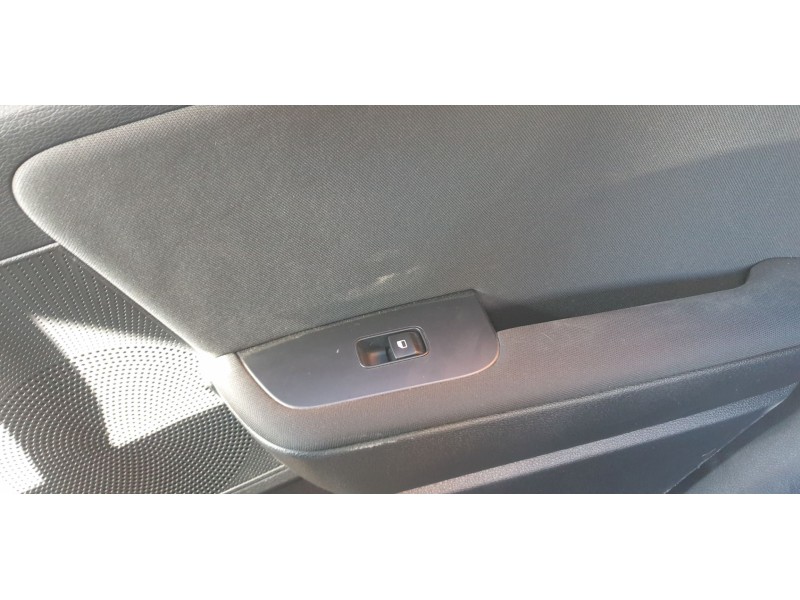Recambio de mando elevalunas trasero derecho para kia ceed concept referencia OEM IAM 93581J7050  