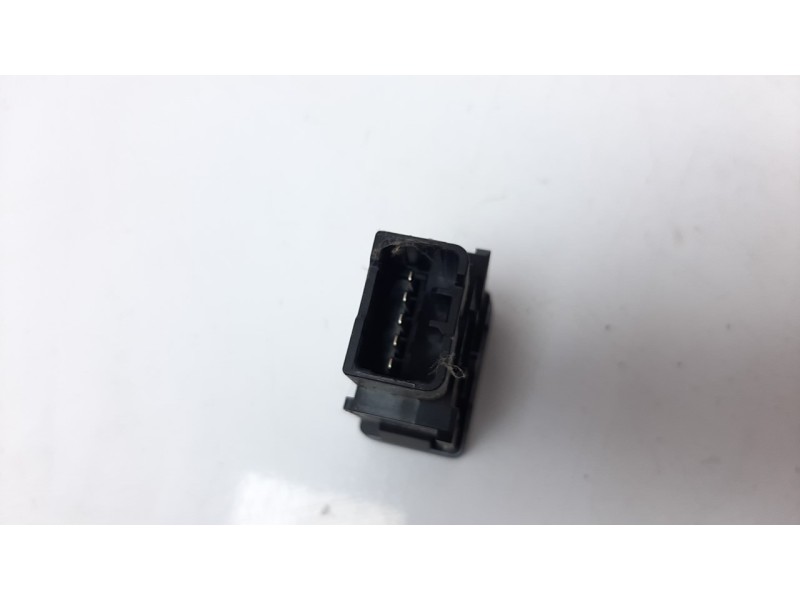 Recambio de interruptor para suzuki vitara 1.6 ddis comfort 4x4 referencia OEM IAM 3727057L00 68L0084M00 