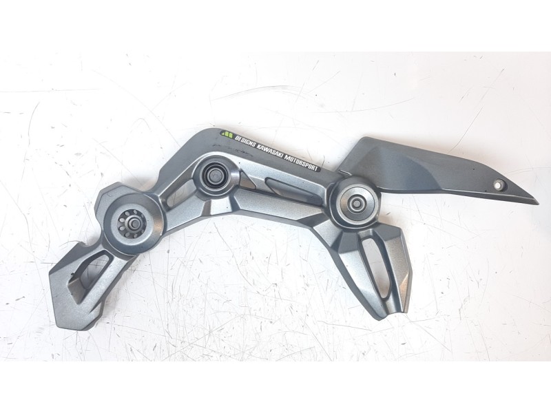 Recambio de moldura para kawasaki z 900 z 900 referencia OEM IAM 14093519554N  