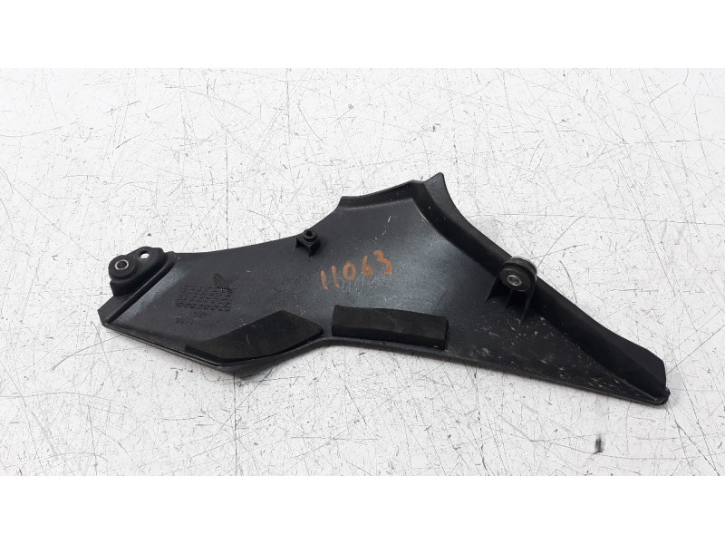 Recambio de moldura para kawasaki z 900 z 900 referencia OEM IAM 360010686  