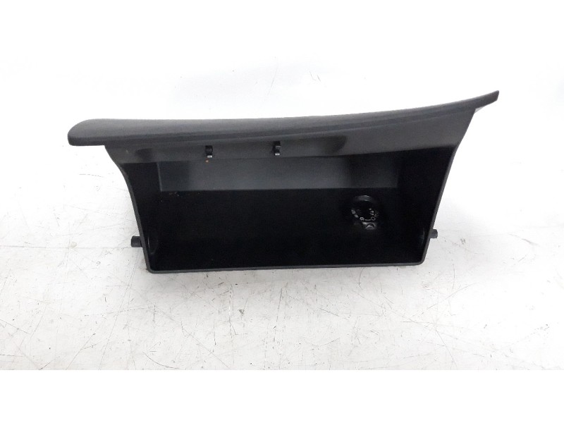 Recambio de guantera para hyundai tucson 1.6 cat referencia OEM IAM 84510D7100TRY  