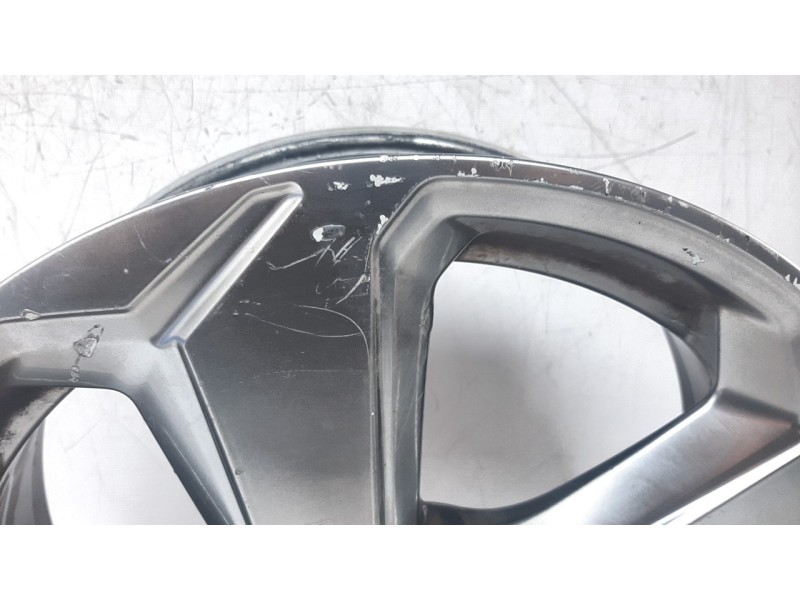 Recambio de llanta para toyota rav4 referencia OEM IAM 4261142790  